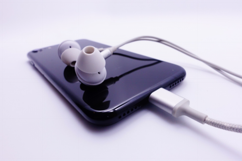 适配iPhone 7 小鸟音响入耳式降噪耳机评测-IT