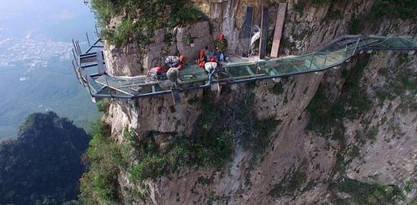 柳州石门峡玻璃栈道景区