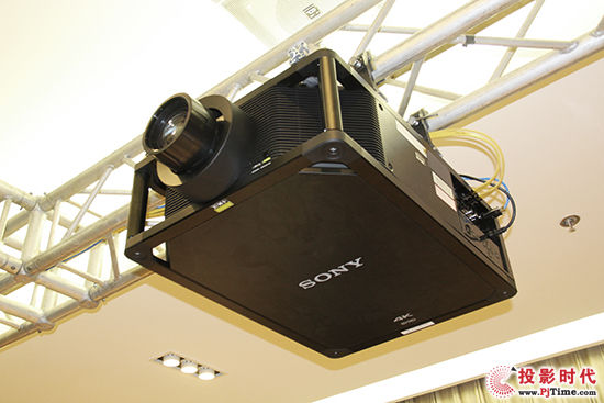 索尼猛兽激光4K家庭影院投影机在京发布-IT