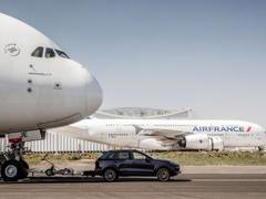 115吨！保时捷卡宴拖动空中客车A380破世界纪录