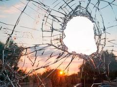 汽车落水应该如何逃生？2分钟学会救命绝技