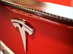 特斯拉Model 3即将上市 但公司为何因此股价大跌？