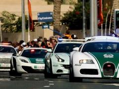 劫匪开RS6成功逃跑 英国警察车技和配车均有待提高